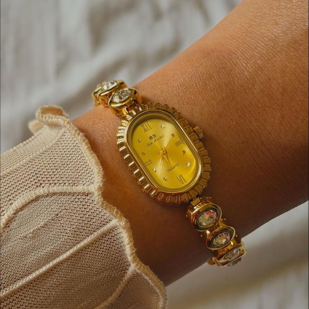 Vintage Gold Plated Rhinestone Oval Bracelet Watch - Picture 2 of 8